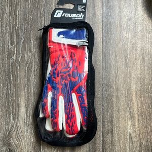 New Reusch Attrakt Freegel Gold Finger Support Goalkeeper gloves.